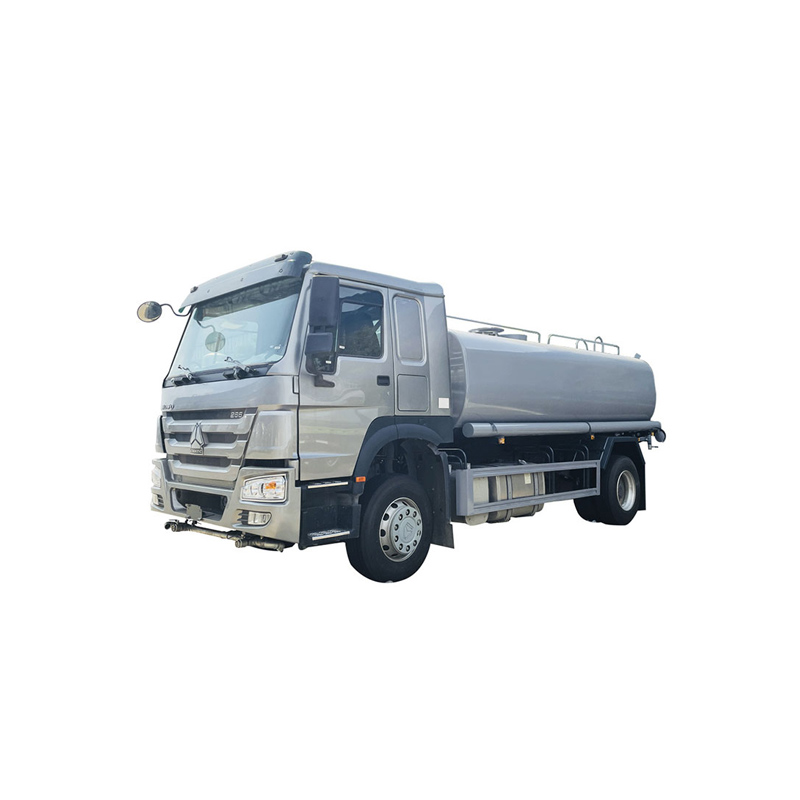 SINOTRUK HOWO 15 طن رشاش المياه العربة