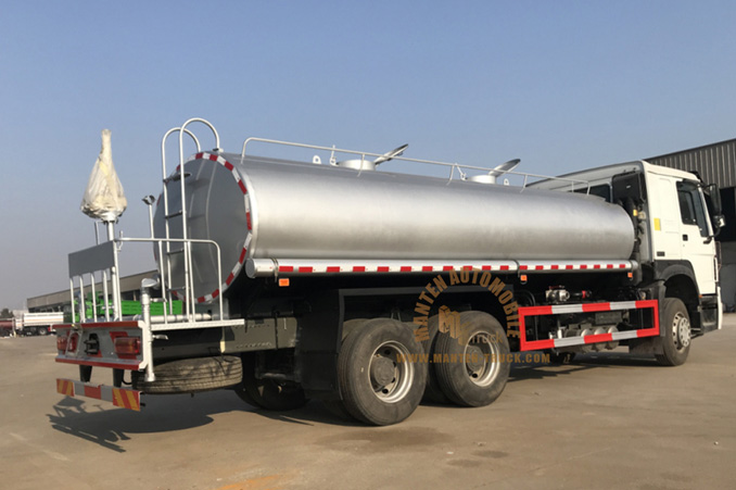 water sprinkler tanker