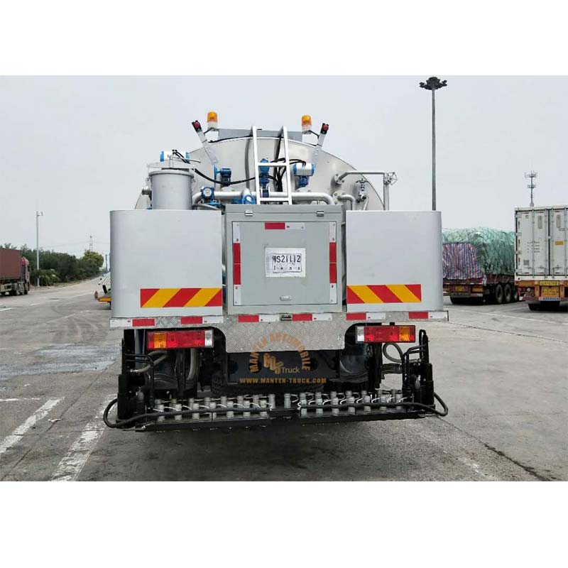 shacman 4x2 10ton road paving bitumen truck